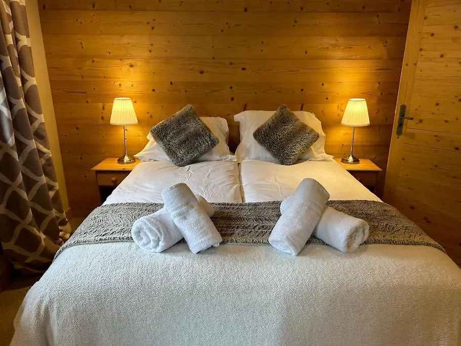 Chalet Mary - Central Morzine With Hot Tub & Sauna