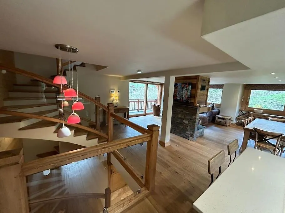 Chalet Mary - Central Morzine With Hot Tub & Sauna