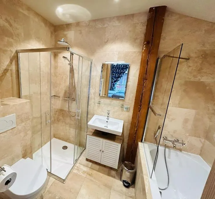 Chalet Mary - Central Morzine With Hot Tub & Sauna